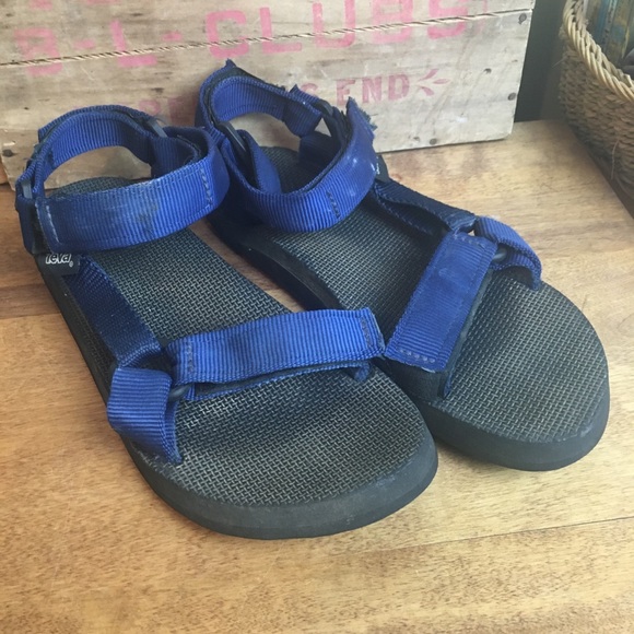 blue sandals size 11